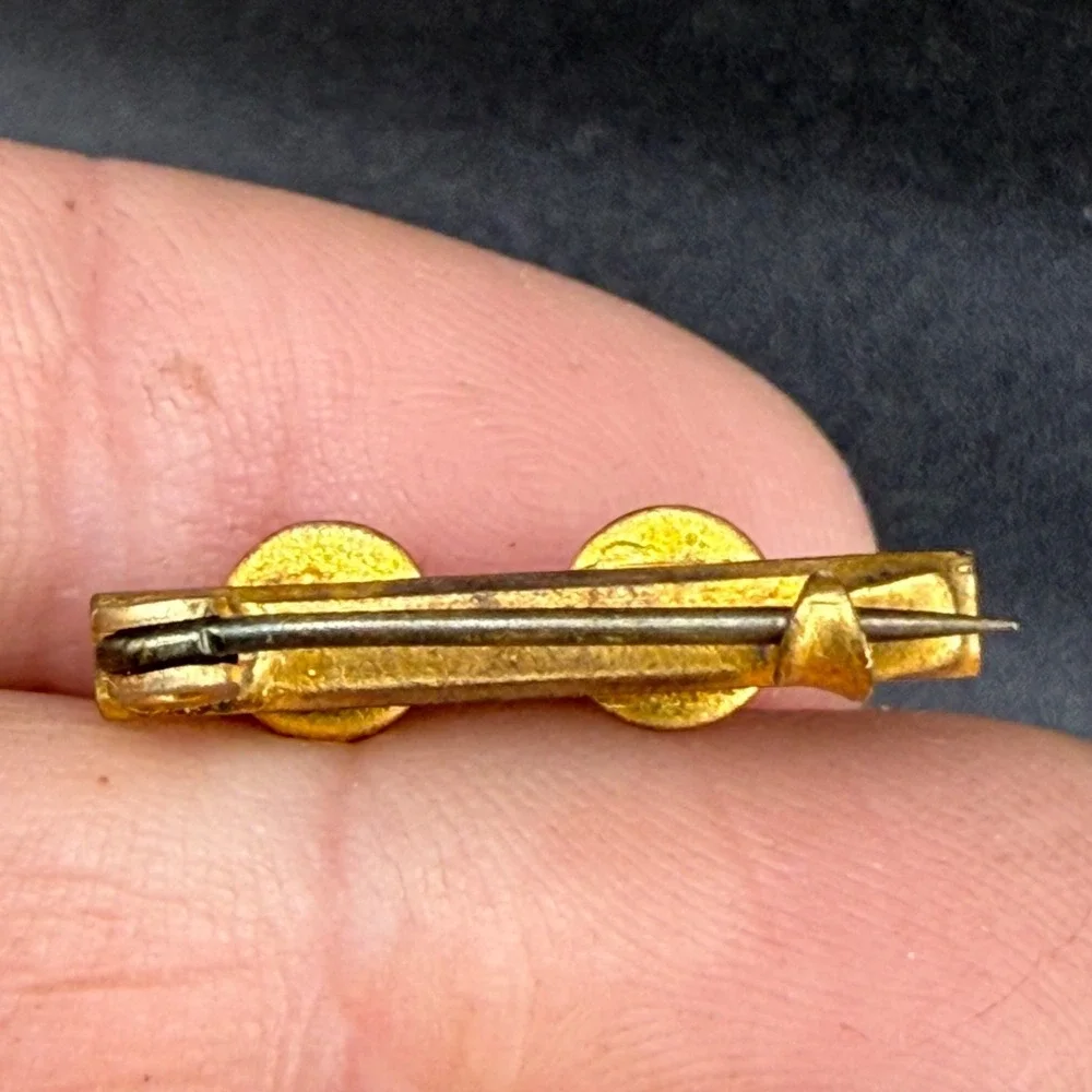 Vintage Victorian Bar Brooch Gold‎ Tone Green Stone
